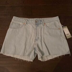 light wash low rise baggy shorts
